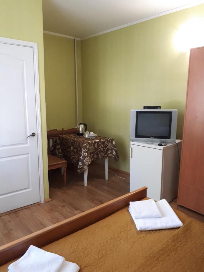 Hotel Gostynnyi Dvir Sharhorod Exterior foto