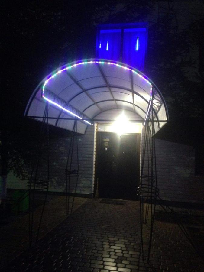 Hotel Gostynnyi Dvir Sharhorod Exterior foto