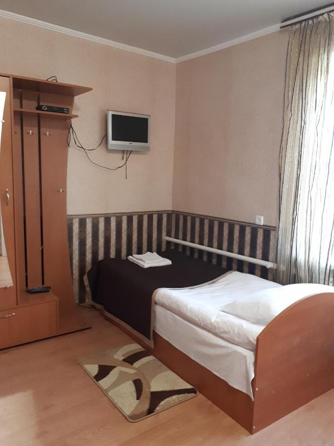 Hotel Gostynnyi Dvir Sharhorod Exterior foto